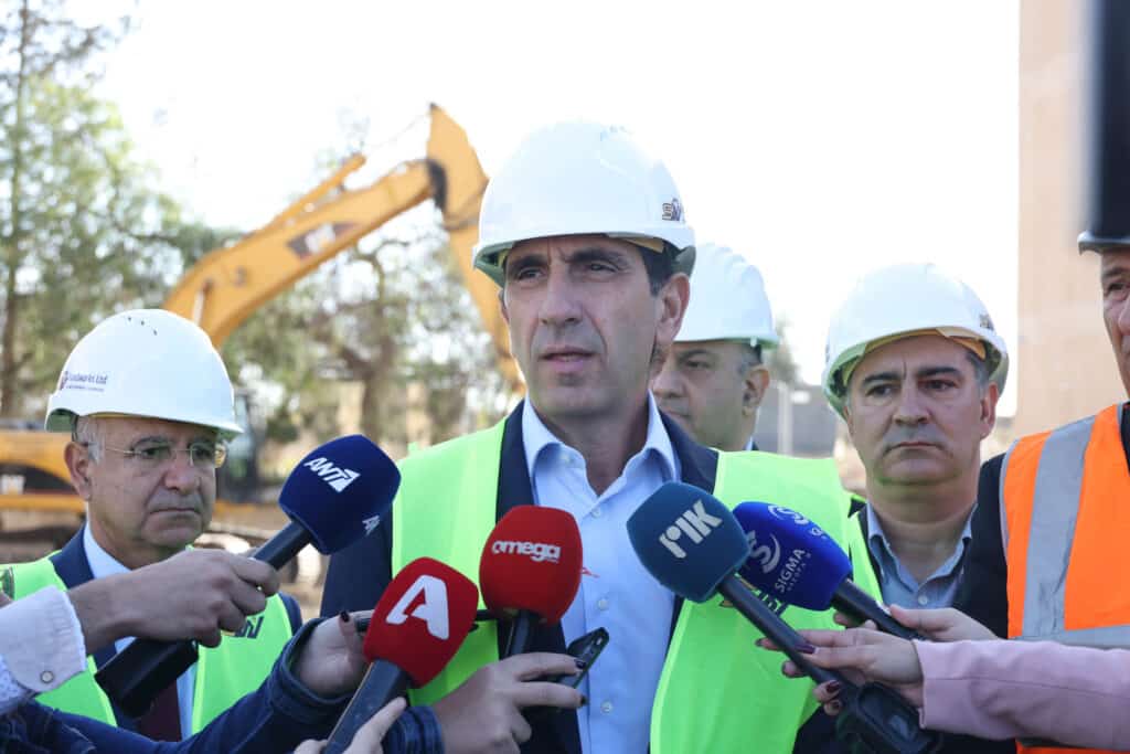 Υπουργός Εσωτερικών – Κατεδάφιση