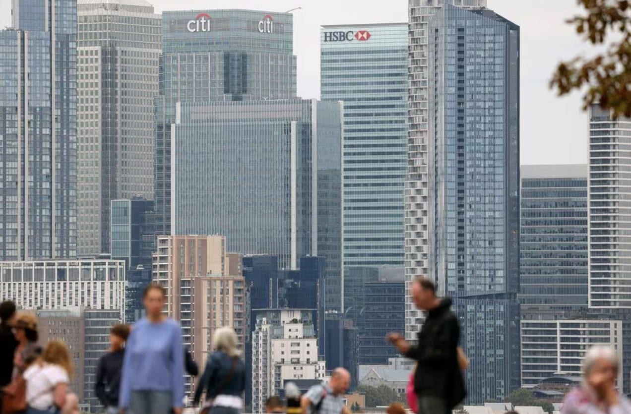 image Canary Wharf borrows $777 mln from Apollo in refinancing deal