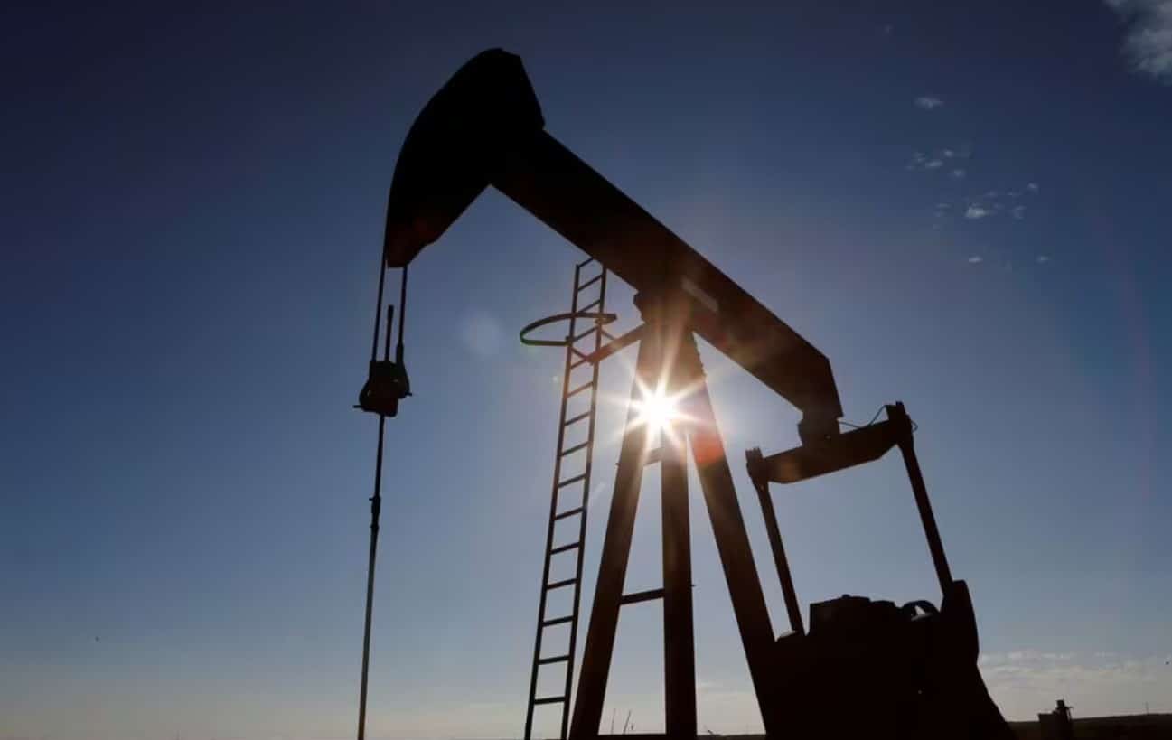 image Oil down more than 1 per cent as uncertainty swirls over delayed OPEC+ meeting