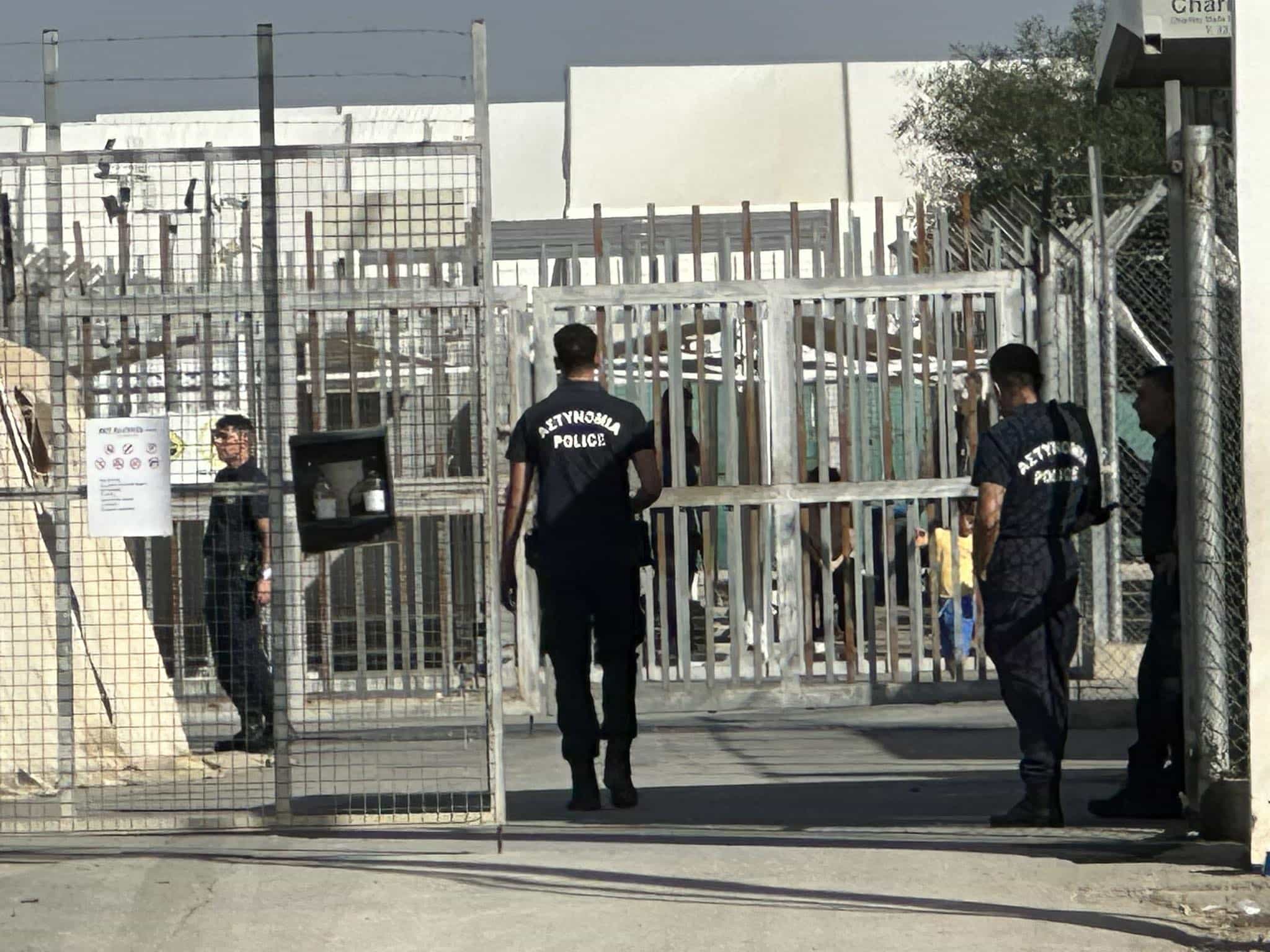 image Police intercept two more migrant boats