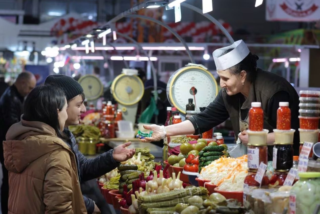 image In wartime Russia, soaring prices bite as election looms