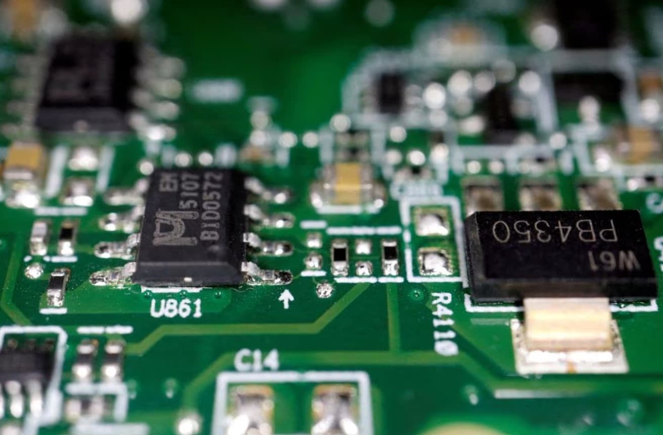image Vietnam eyes first semiconductor plant, US officials warn of high costs