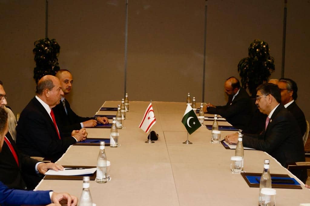 image Tatar meets Prime Minister of Pakistan