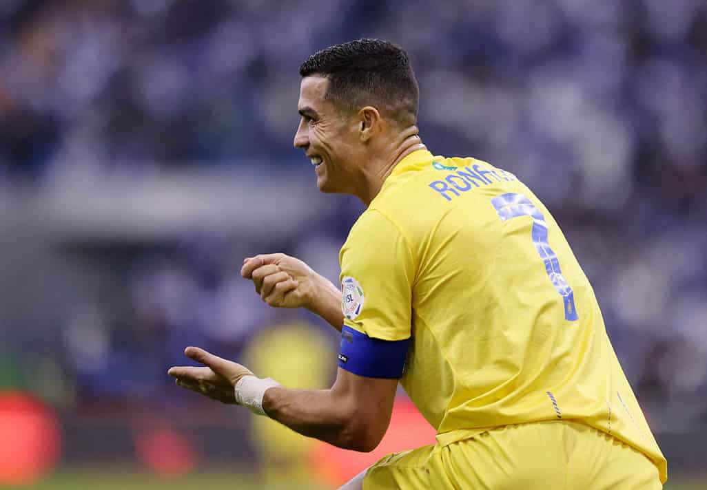 image Ronaldo marks his 1,200th game in style