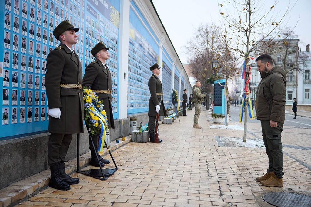 image Zelenskiy assures Ukrainians of victory with US aid in the balance