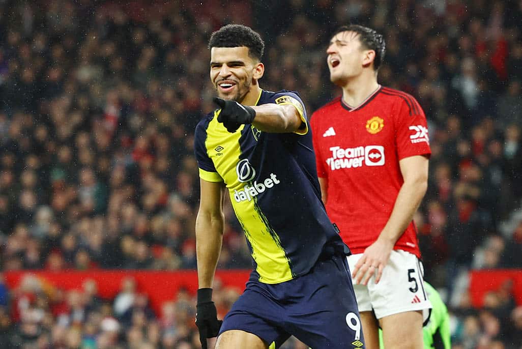 image Man Utd slump to humiliating home defeat to Bournemouth