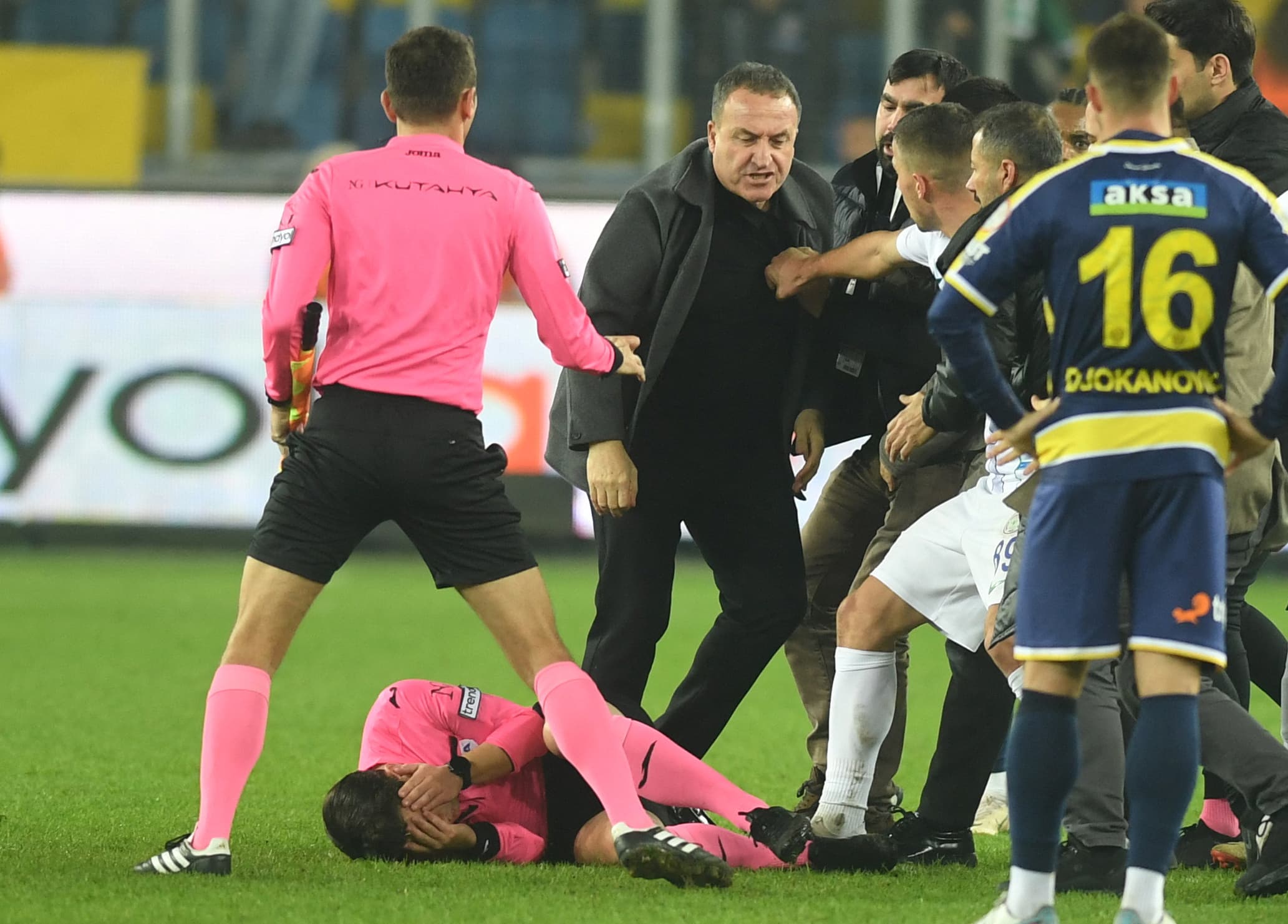 image Turkish club president arrested for punching referee