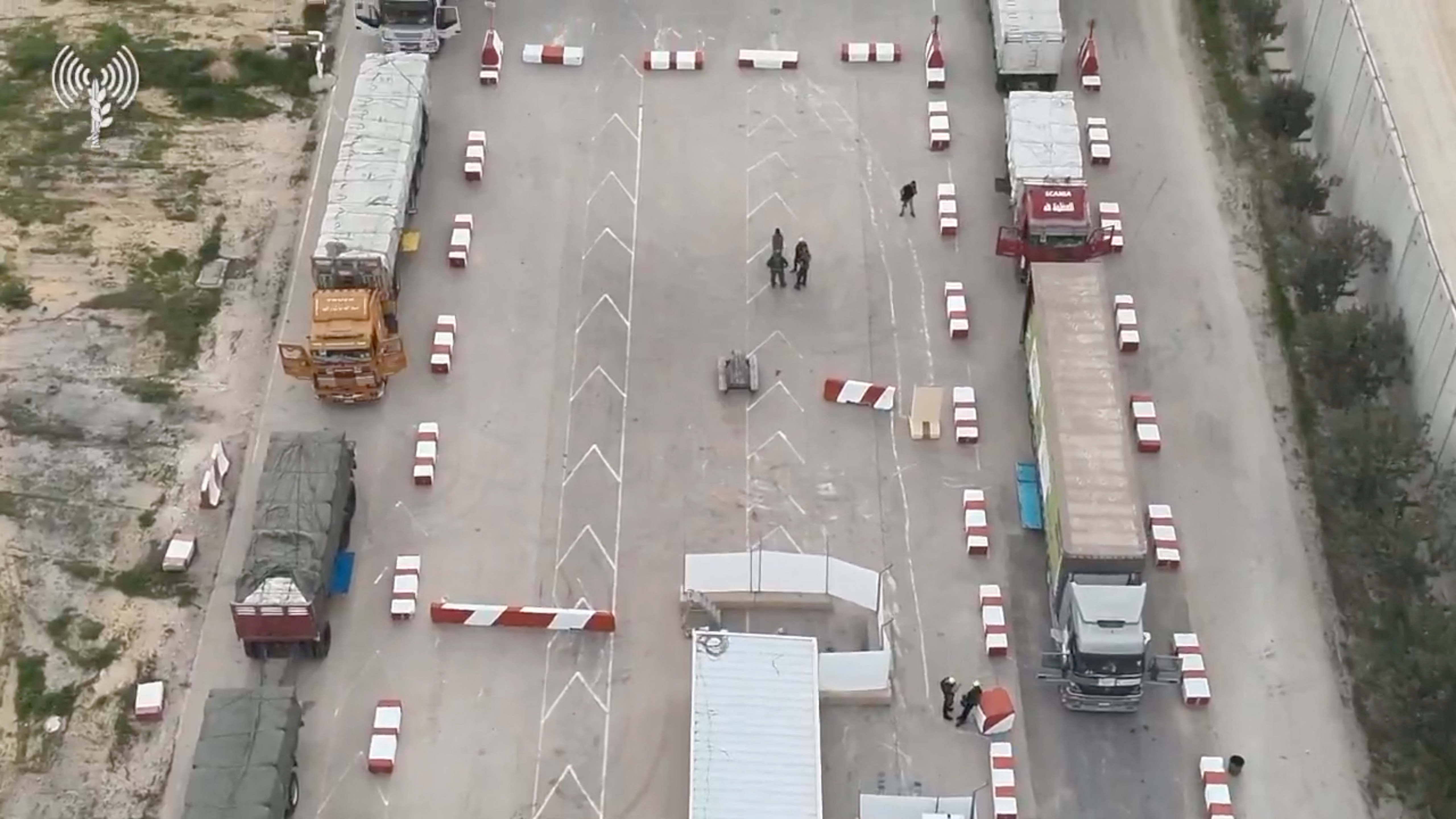 image Israel to allow first aid shipments via Kerem Shalom crossing to Gaza