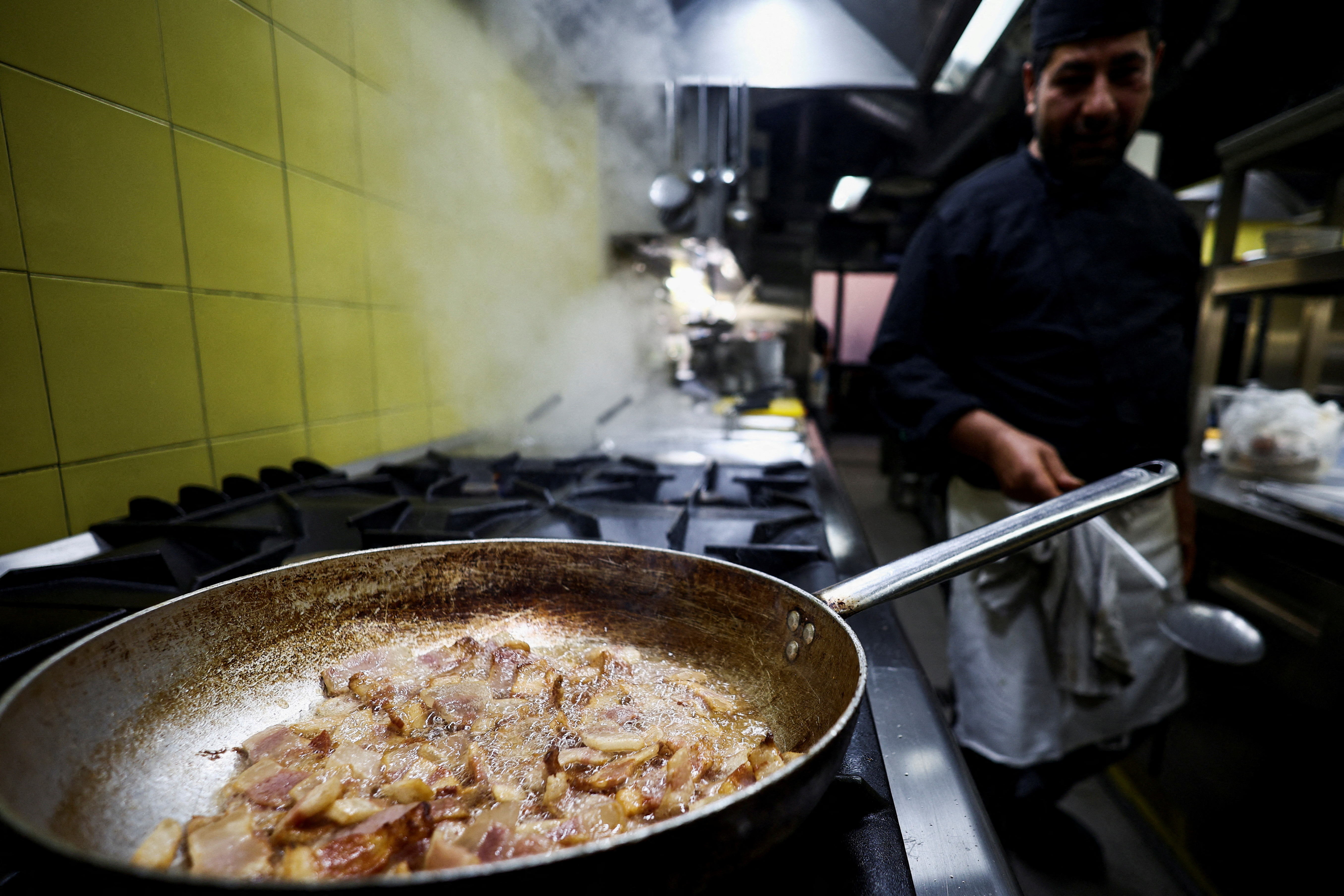 image Italian food historian cooks up carbonara controversy