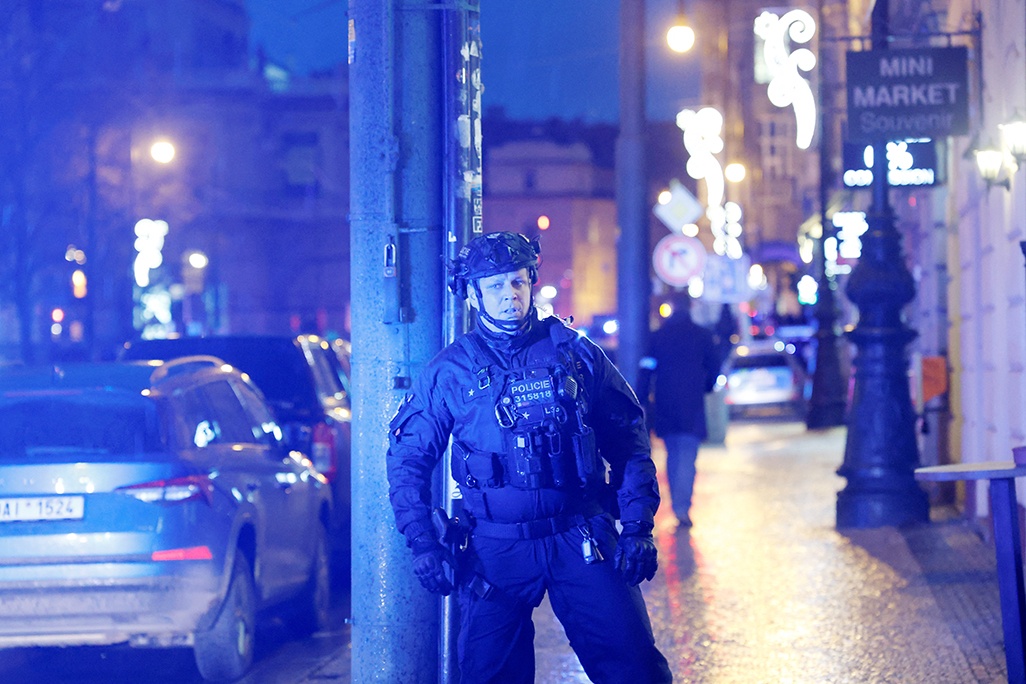 image Gunman kills 14 in attack at his Prague university (Update 3)