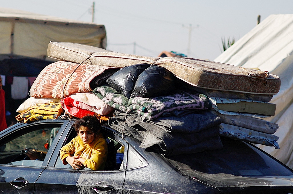 image New exodus causes havoc in central Gaza as Israel pushes advance (Updated)