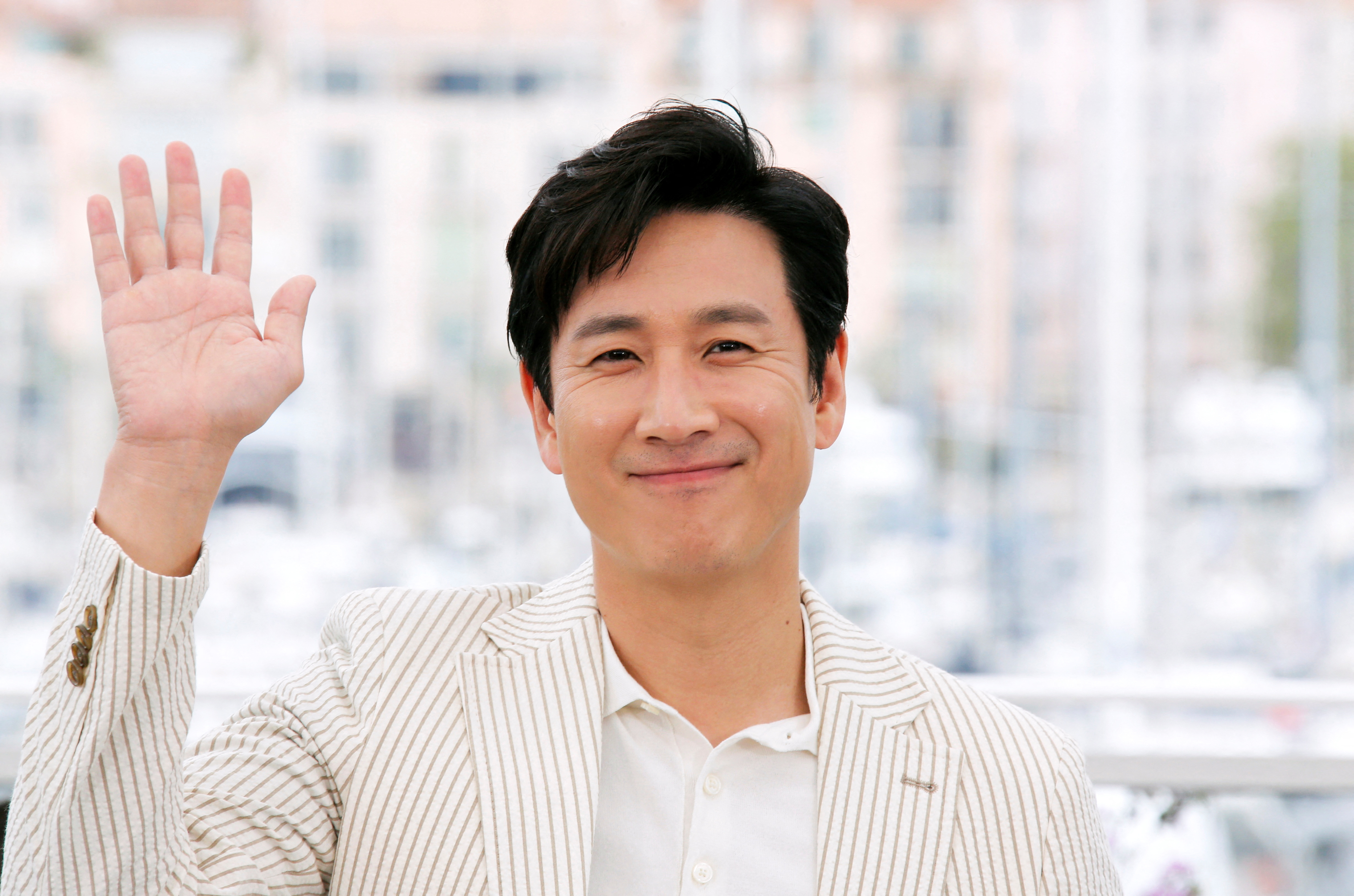 image Actor Lee of Oscar-winning &#8216;Parasite&#8217; found dead amid drugs probe