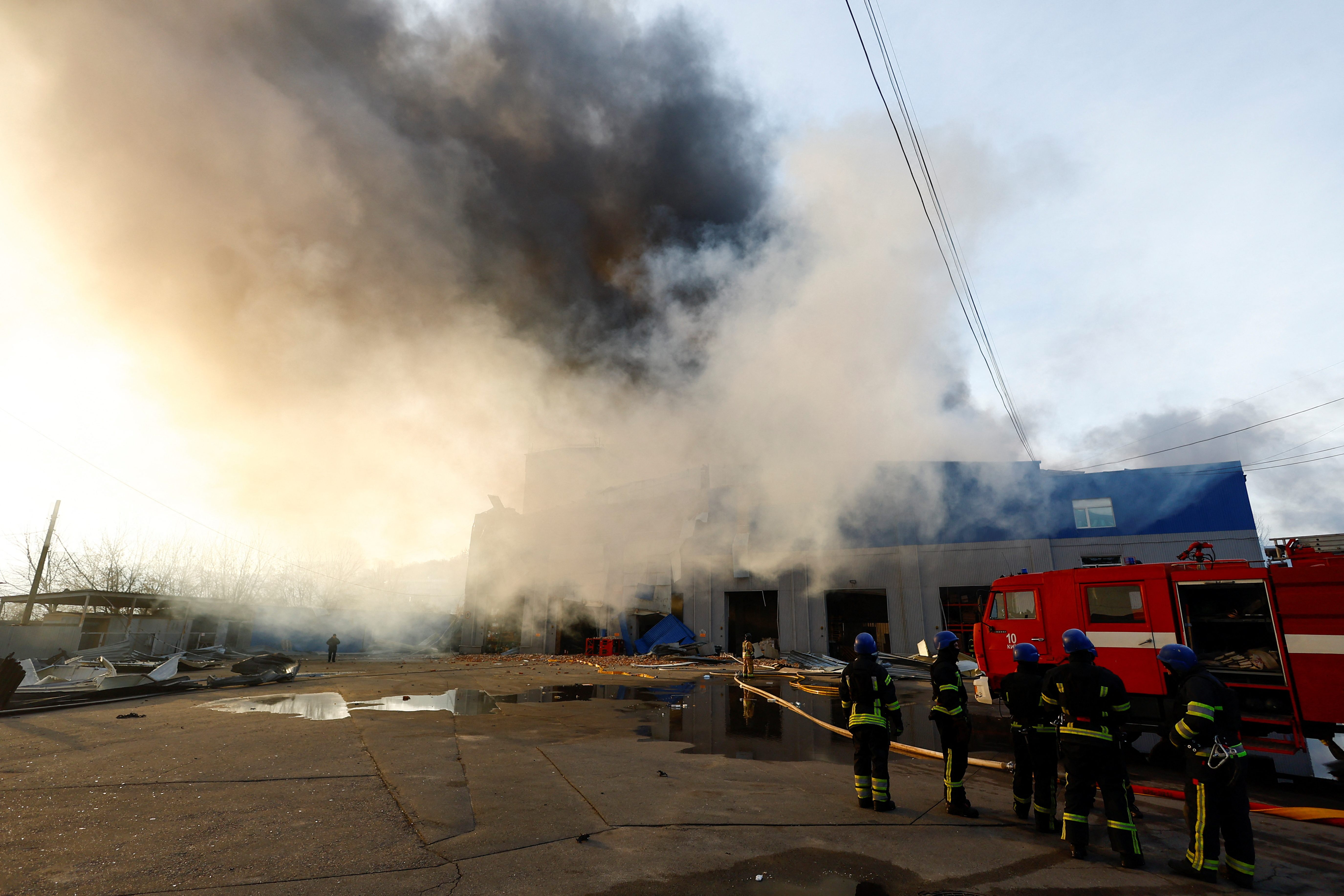 image Eighteen dead in one of Russia&#8217;s biggest missile strikes of war