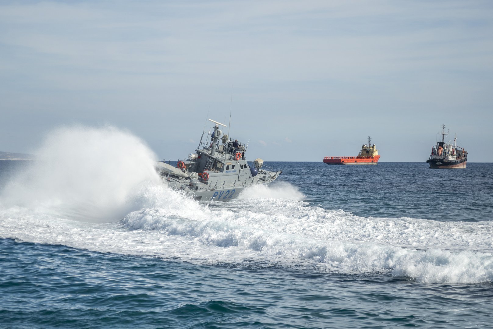 image Over 400 irregular migrants arrive in 24 hours (update 6)