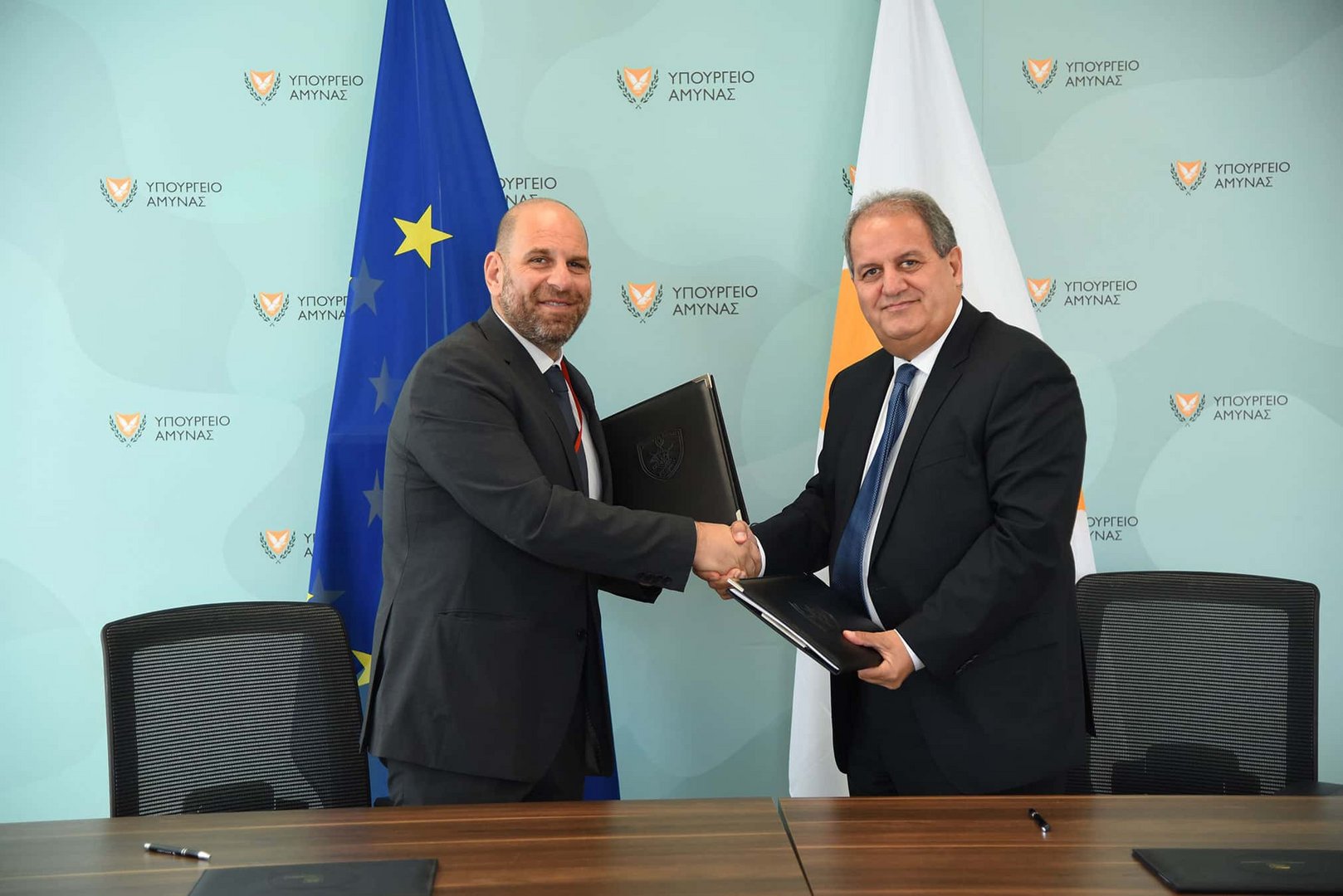 image Defence ministry signs MoU with American University of Cyprus