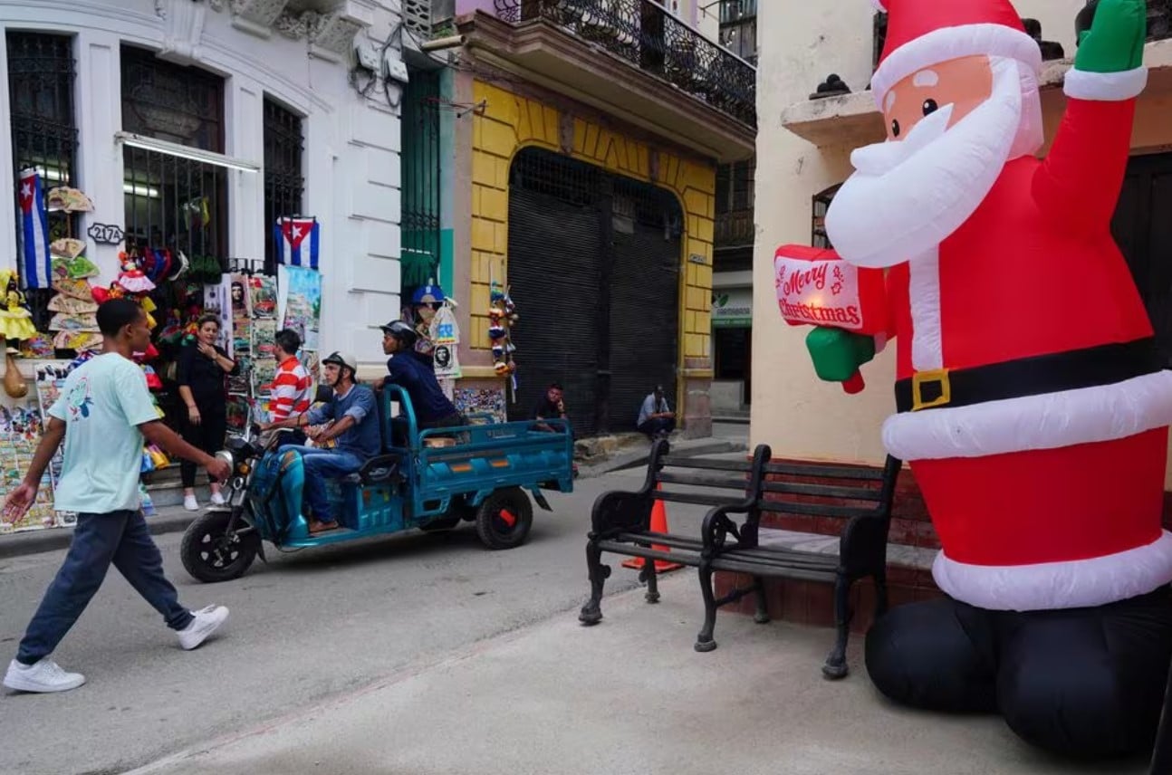image Cuba&#8217;s Christmas not so merry this year as economic crisis grinds on