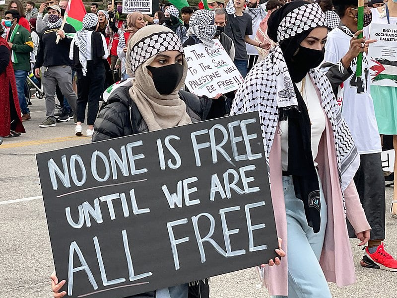 fashion those taking part in gaza shows of support are often seen wearing a keffiyah