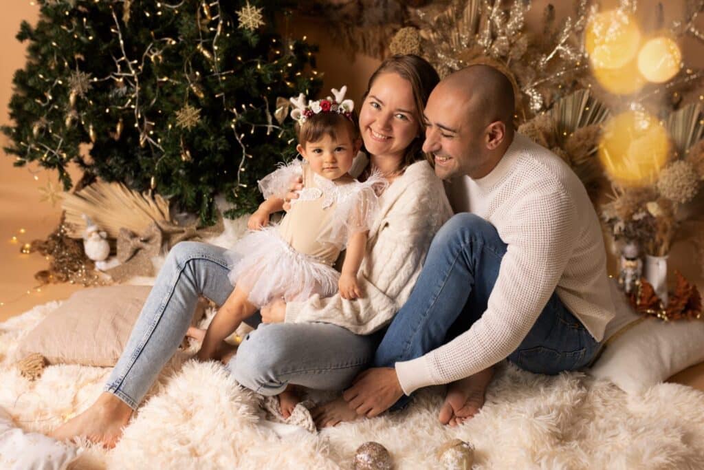 feature 3 vas and family at christmas 2