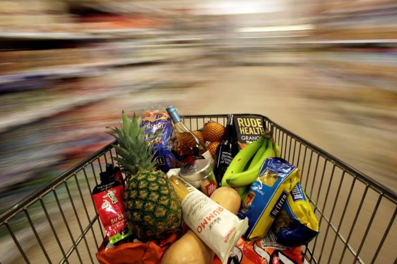 image US consumer prices unchanged in May; bolster rate cut expectations