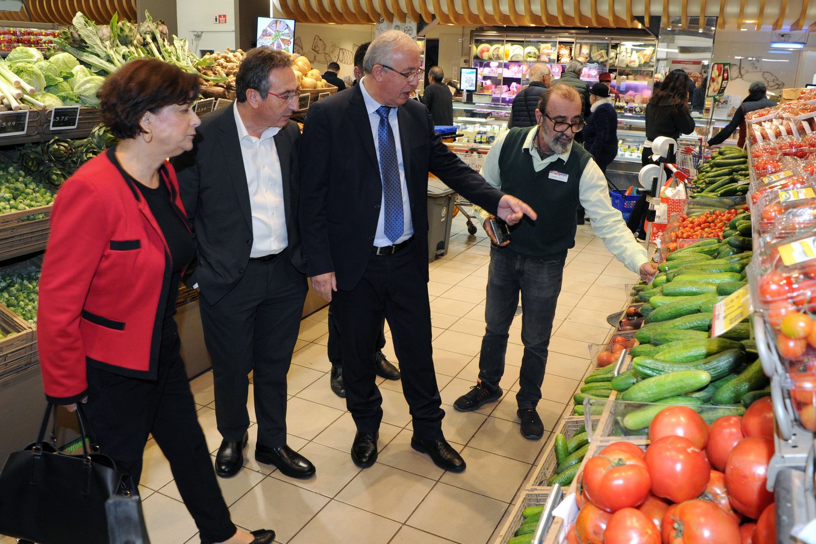 image Ministers reassure public with rigorous holiday food safety inspections
