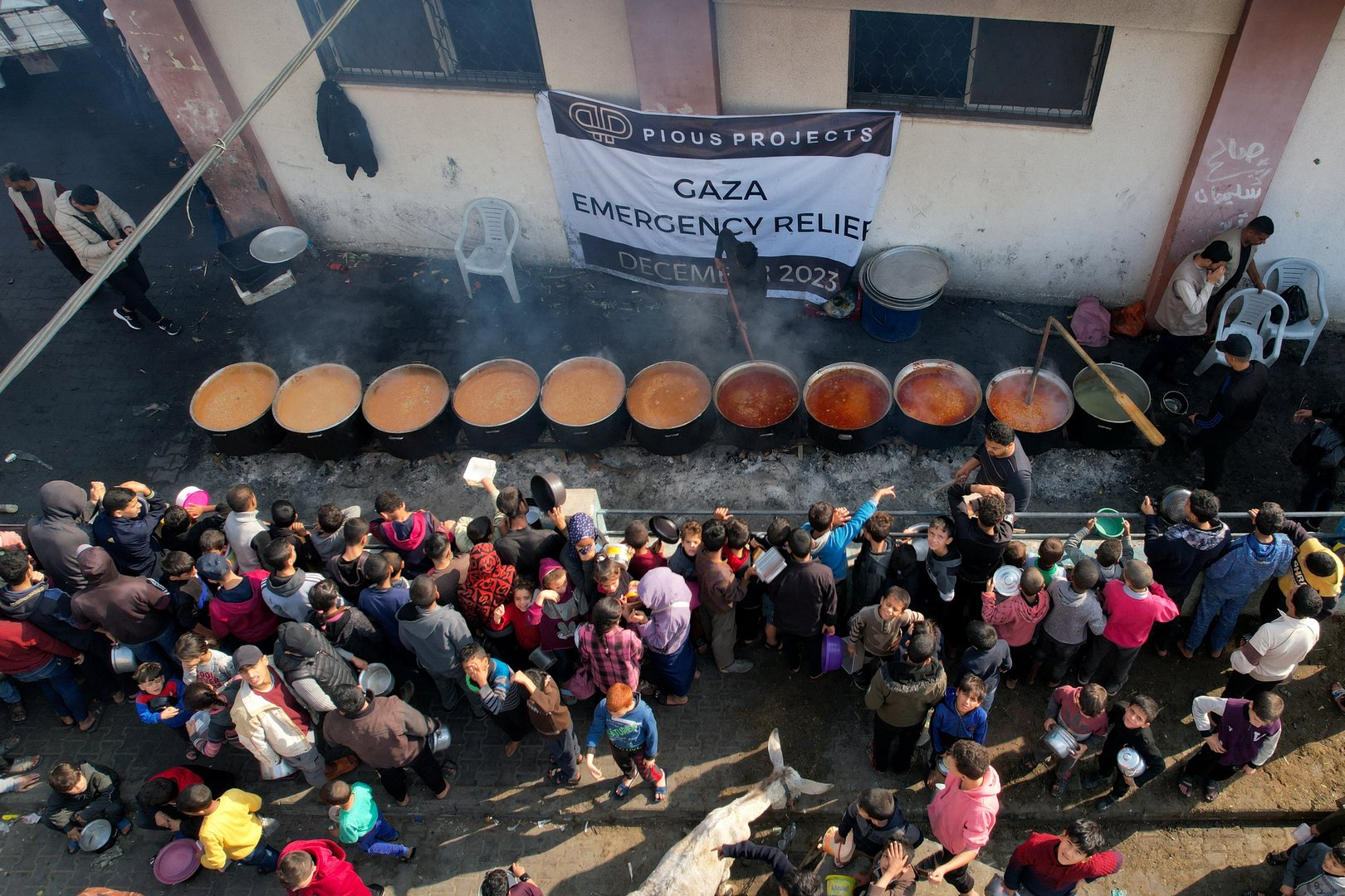 image Israel steps up Gaza bombardment after talks on hostages