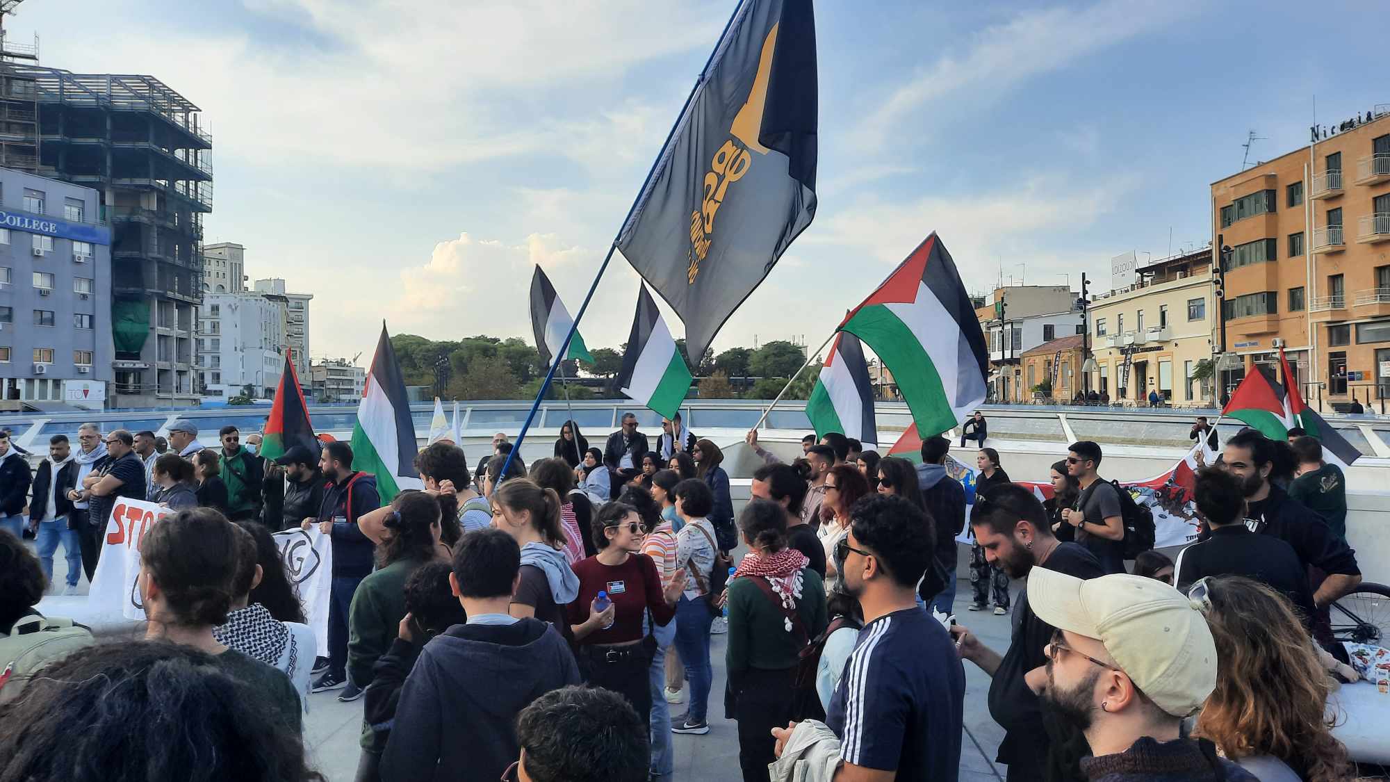 image Hundreds march in Nicosia for Palestine (photos)