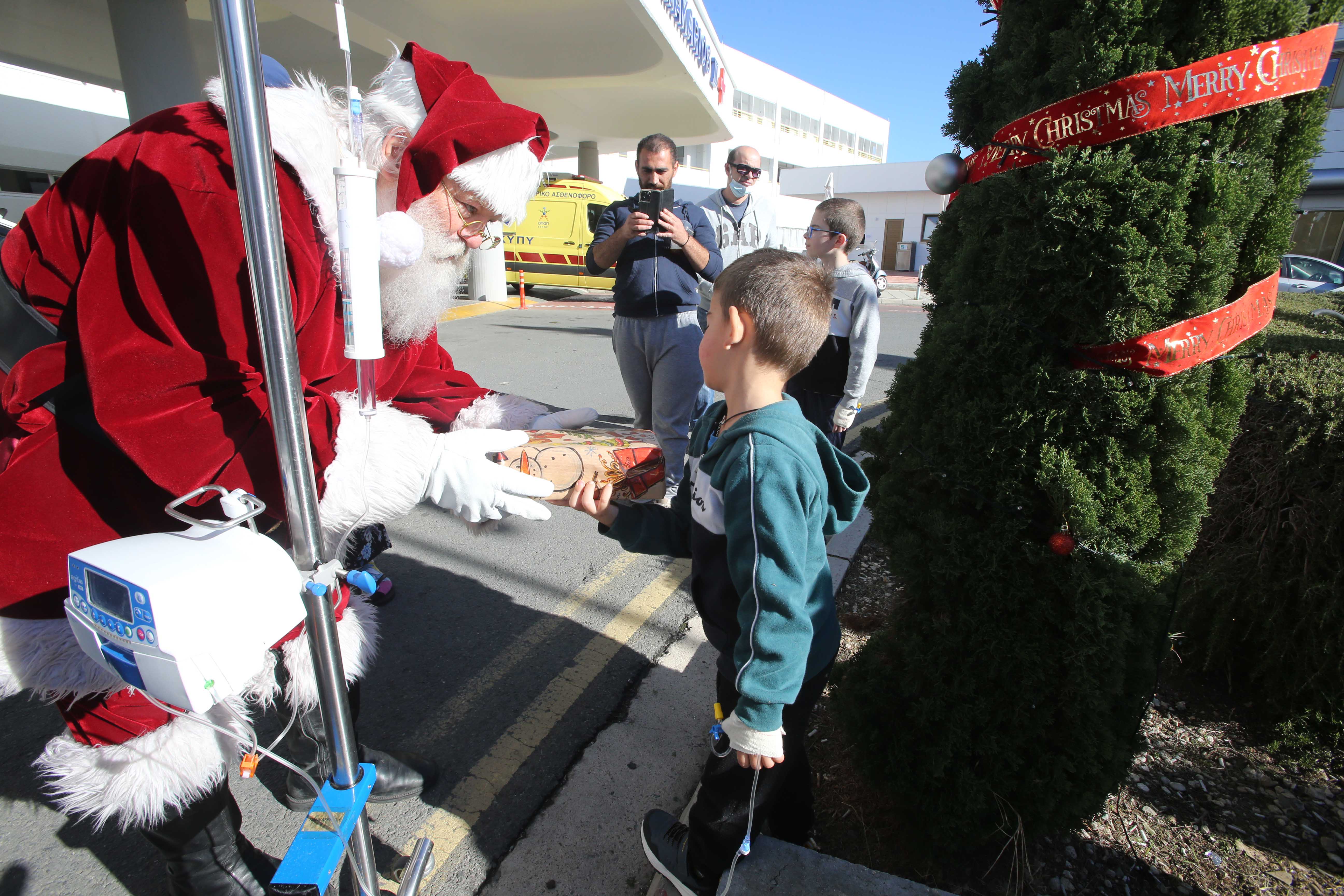 santa 9