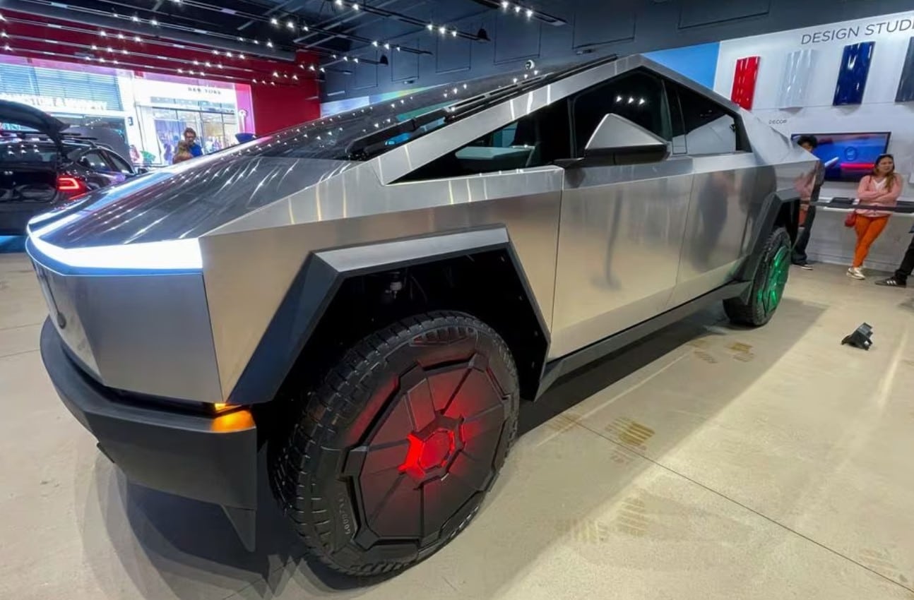 Tesla's new Cybertruck is shown on display at a Tesla store in San Diego, California, U.S., December 9, 2023. REUTERS/Mike Blake