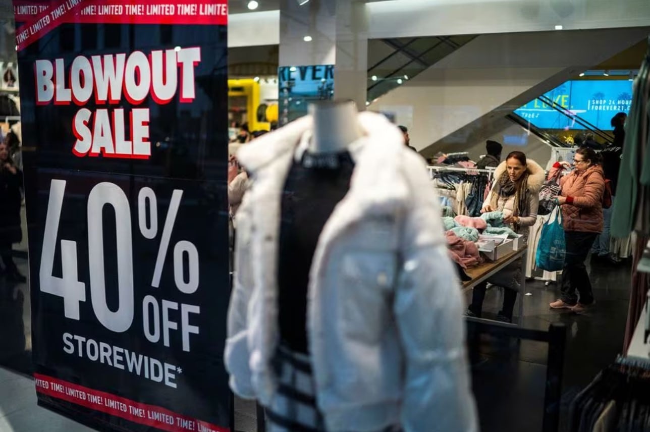 image US holiday retail sales grow 3.1 per cent, down from prior year, Mastercard says