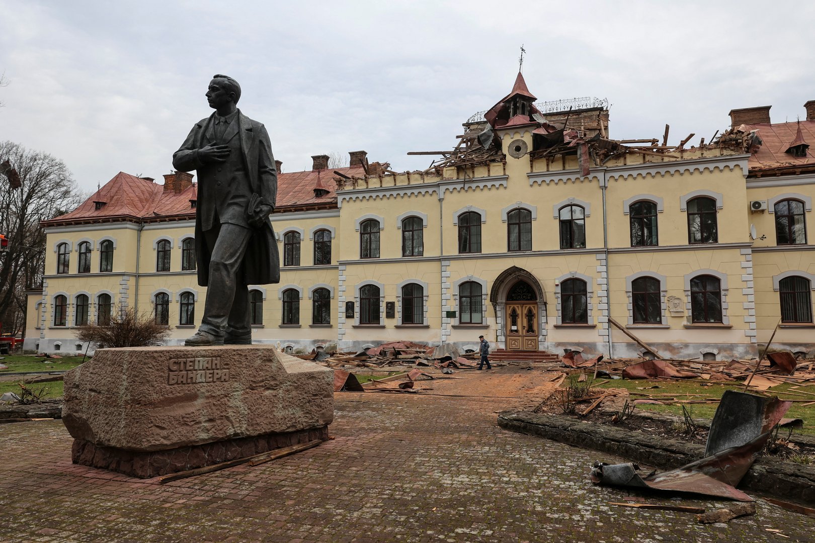image Russia pounds Ukrainian cities after Putin vows revenge
