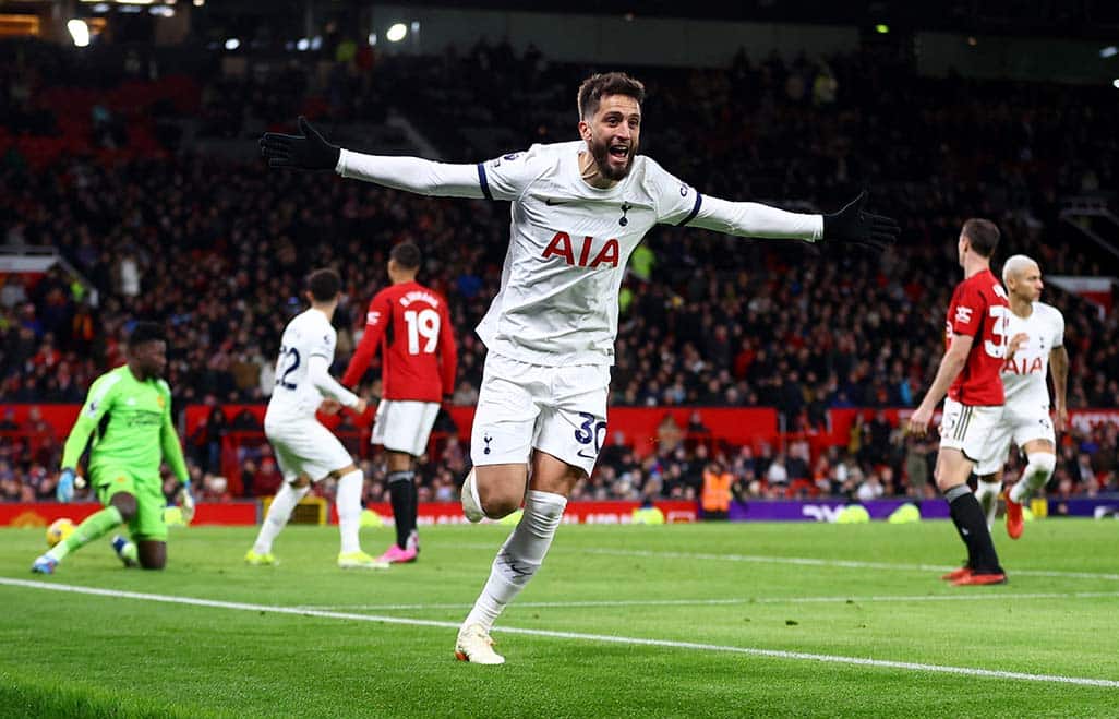 image Spurs fight back to draw at Man United