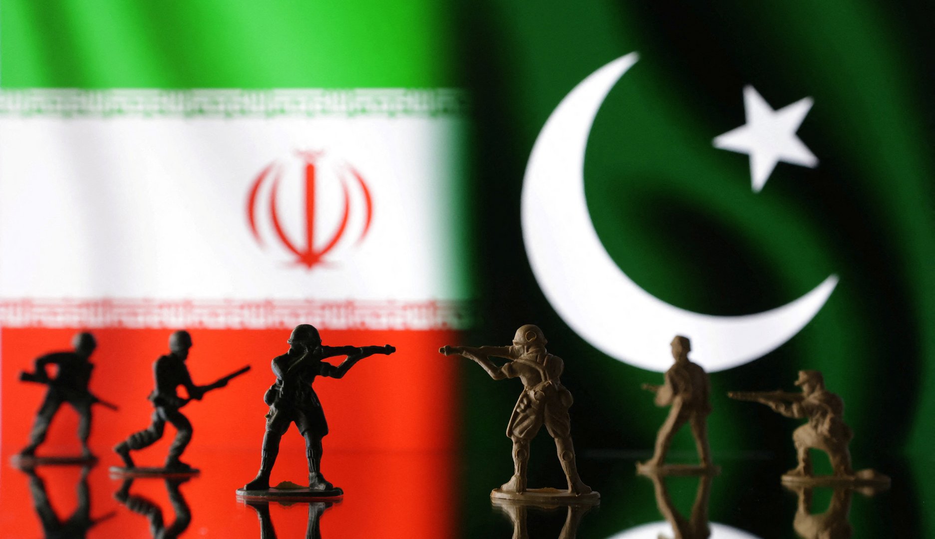 image Pakistan&#8217;s civil, military leaders to review Iran standoff