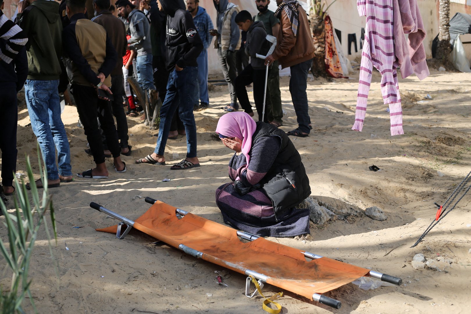 image Israeli forces storm Khan Younis hospital in bloodiest fighting of 2024