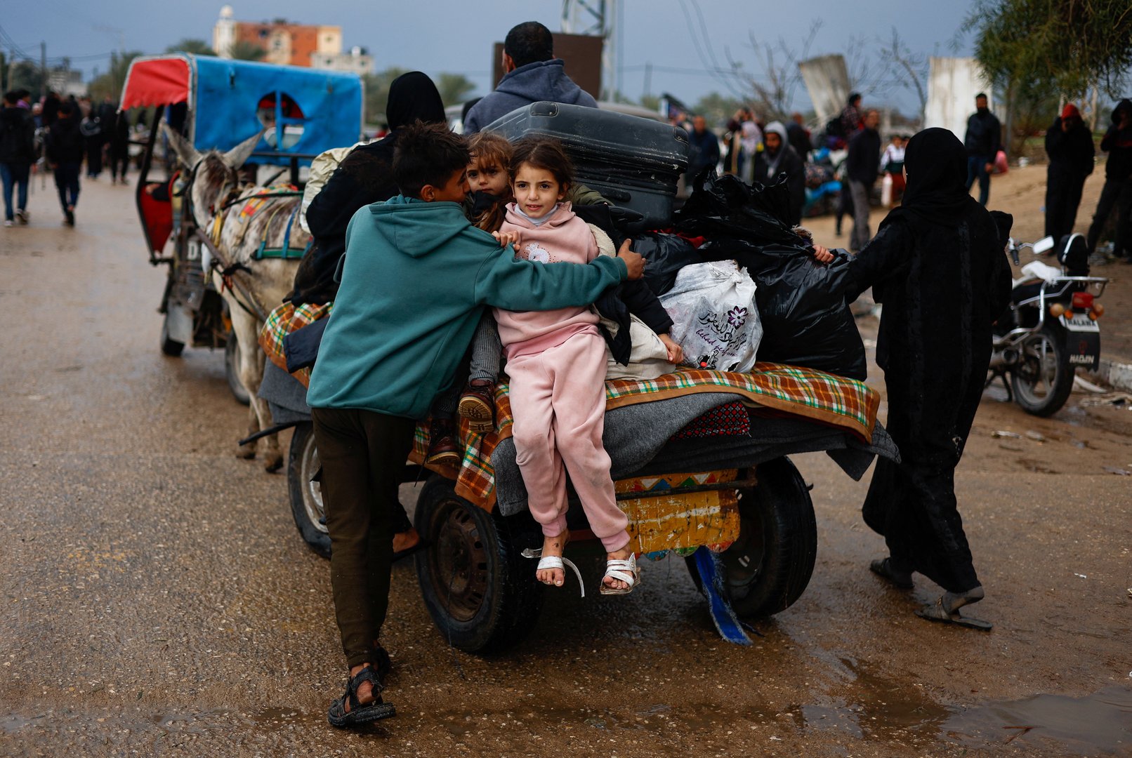 image Israel charges back into Gaza City as US considers response to killing of its troops