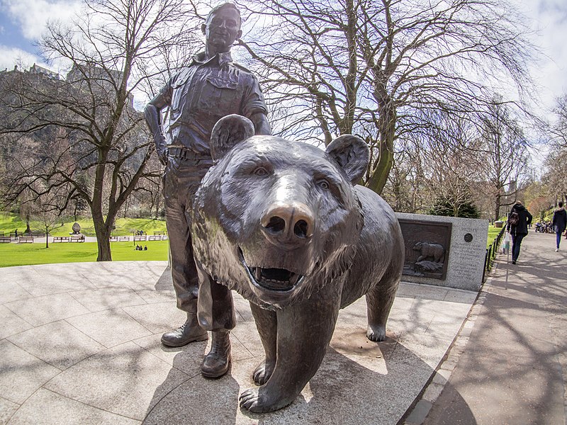 tv col2 a statue of the bear in edingburgh
