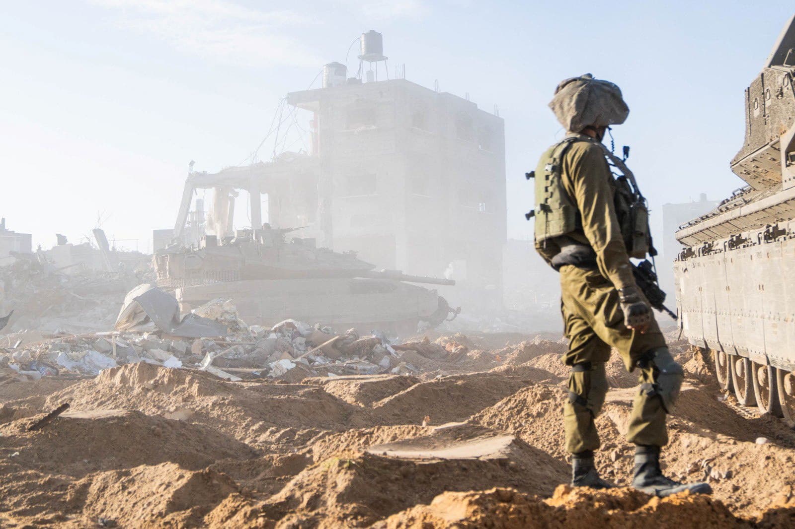 image Israel to pull some troops from Gaza as war enters new phase (updated)