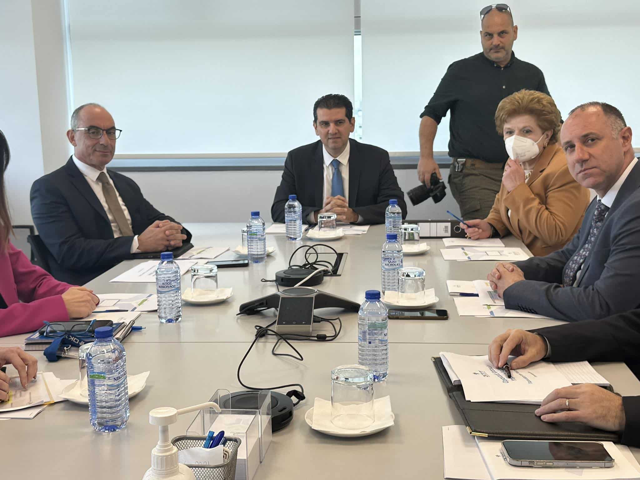 image Health minister meets with Okypy