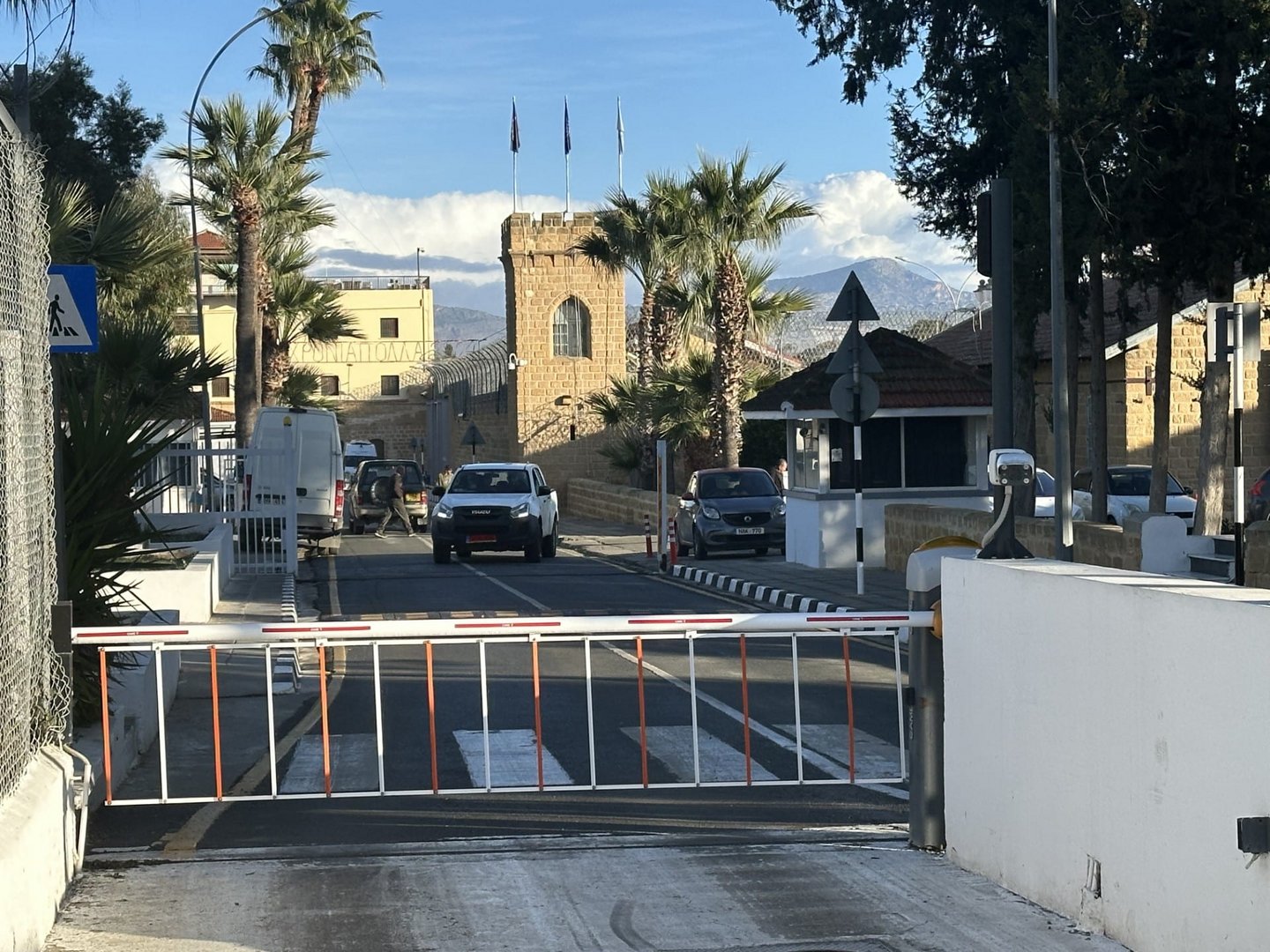 image Prison guards postpone protest after intervention