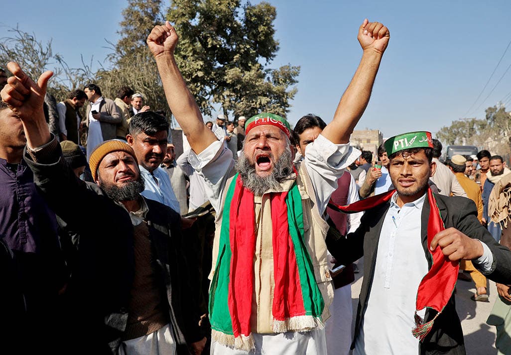 image Pakistan&#8217;s former PM Sharif declares victory in election