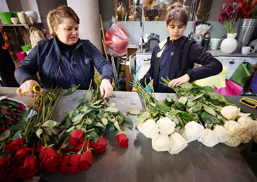 image Brexit red tape puts Valentine&#8217;s Day thorn in UK flower trade
