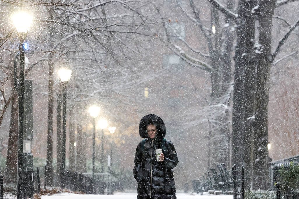 image Storm dumps more than a foot of snow on parts of US Northeast