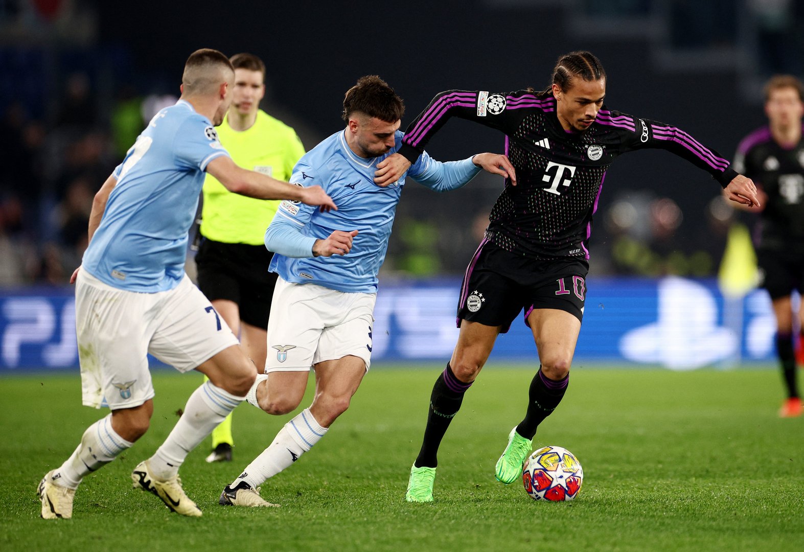 image Lazio edge out Bayern, PSG take commanding lead to Sociedad