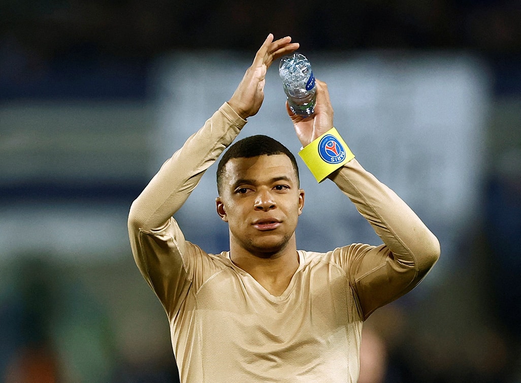 image Mbappe tells PSG he is leaving