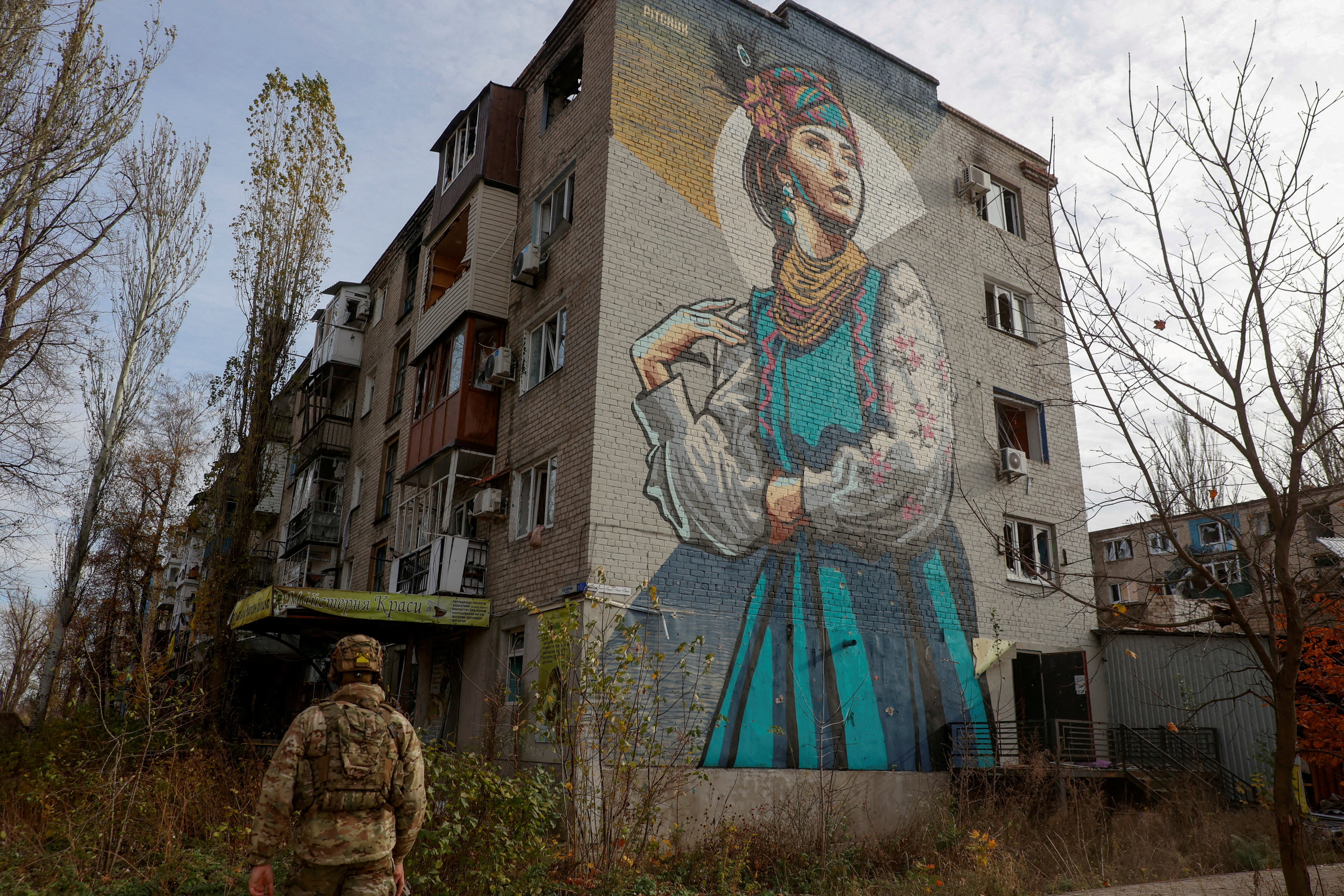 image Russia says its forces move forward after Ukraine withdraws from Avdiivka