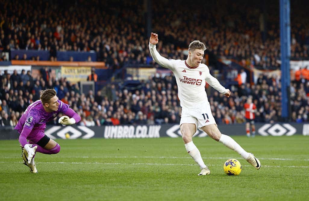 image Hojlund&#8217;s early double seals win for Man Utd at Luton