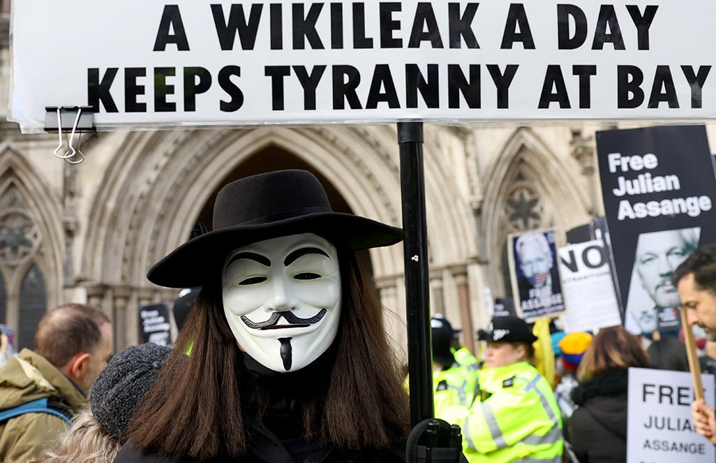 cover Assange charged for &#8216;indiscriminately&#8217; publishing sources&#8217; names &#8211; US