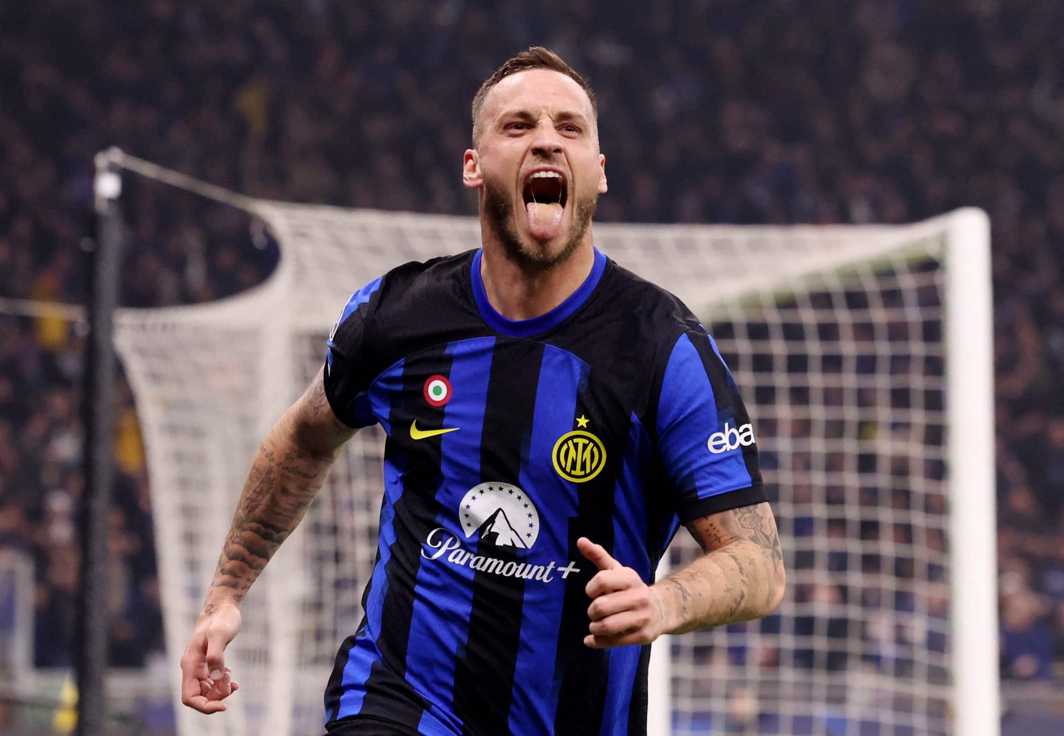 image Late Arnautovic strike gives Inter 1-0 win over Atletico, De Jong penalty earns PSV draw with Dortmund