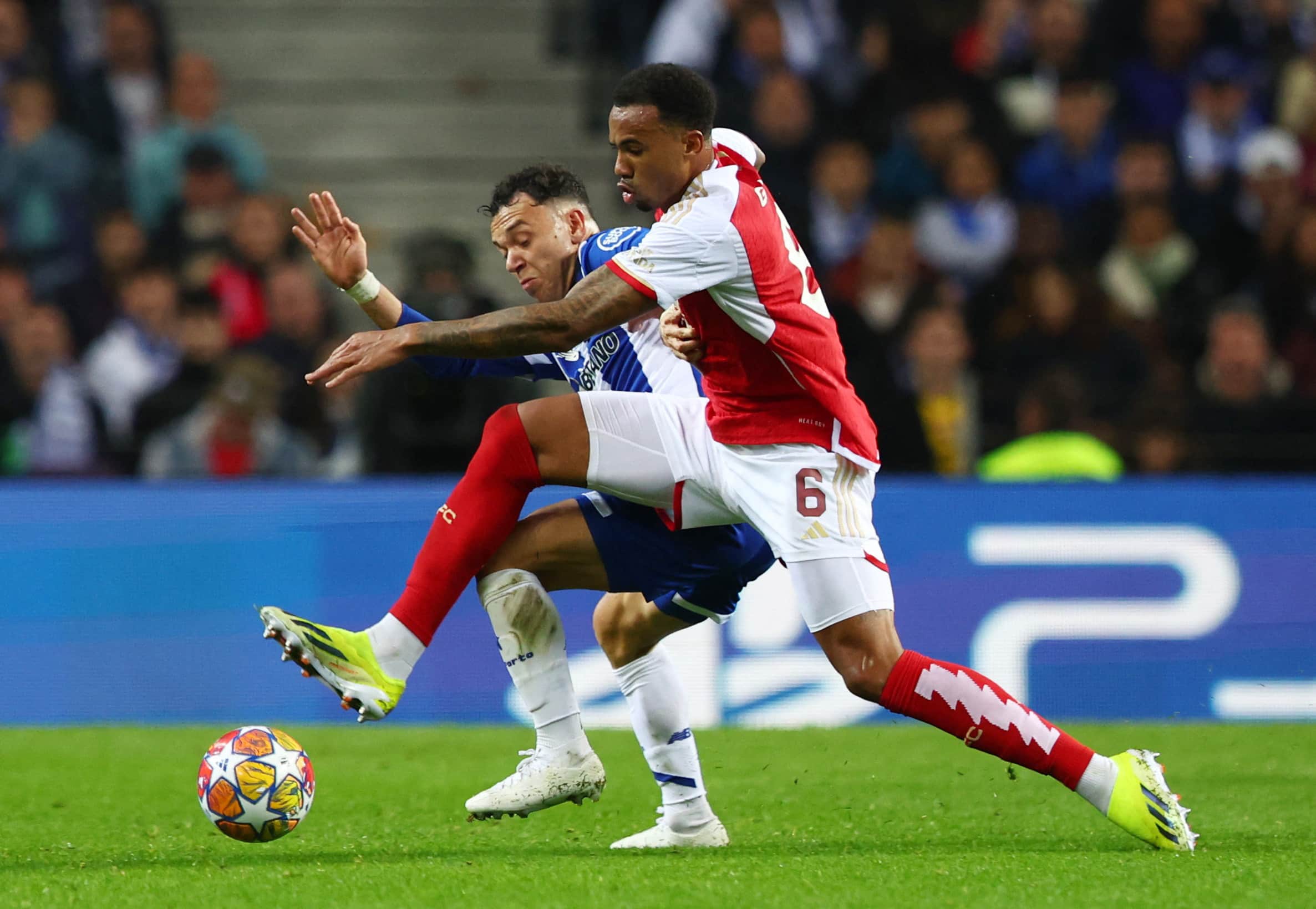 image Arsenal stunned by Galeno&#8217;s late strike in Porto, Napoli and Barca draw