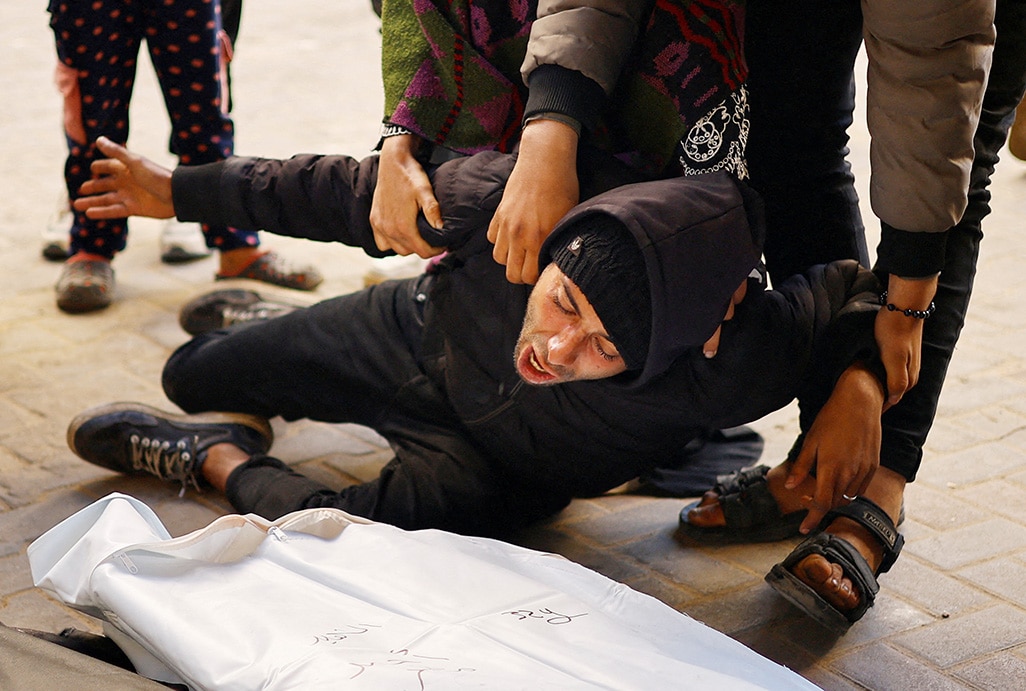 image Israel hits Gaza&#8217;s Rafah; Hamas chief&#8217;s trip raises truce hopes