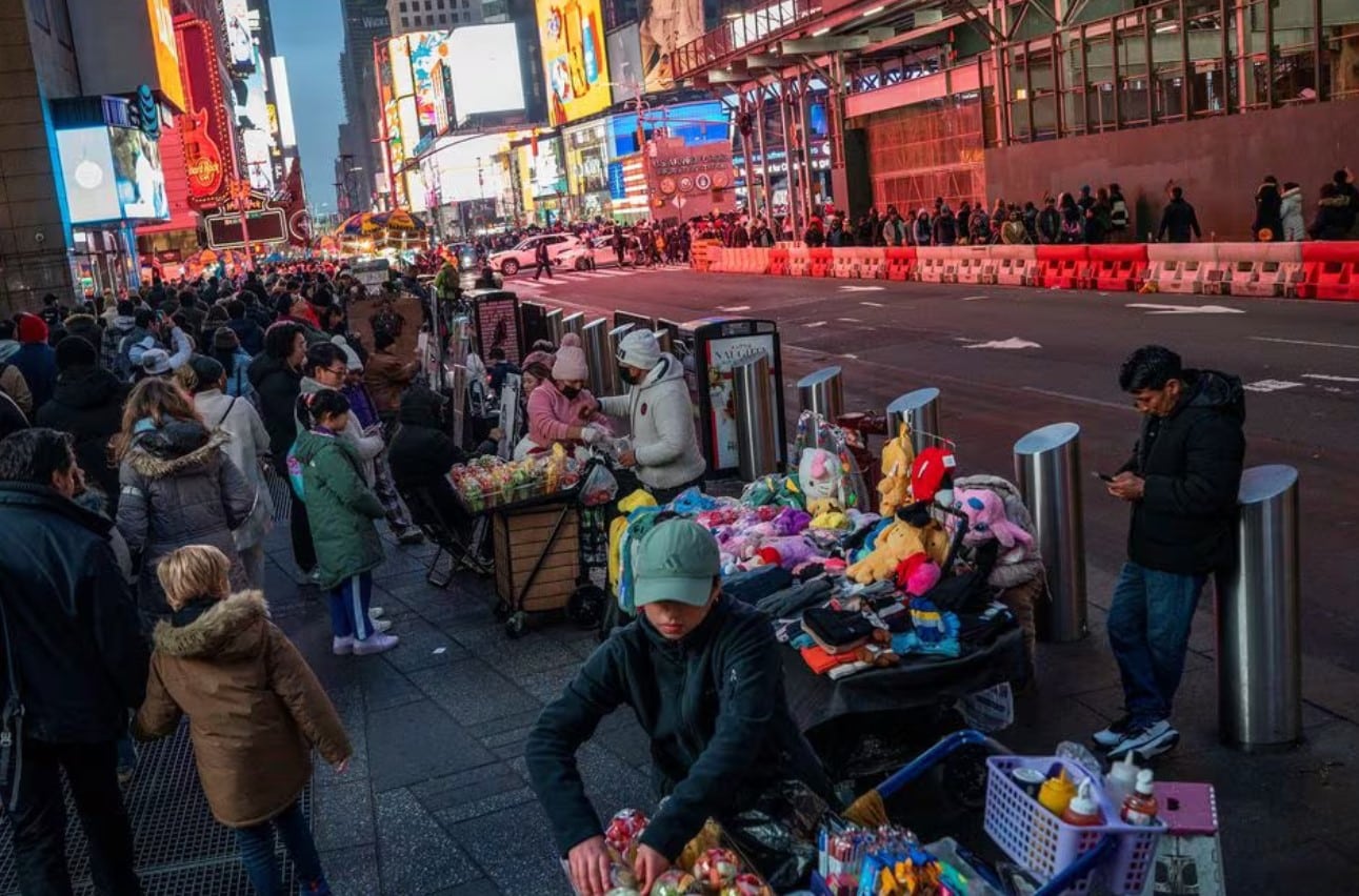 image US fourth-quarter economic growth revised slightly lower